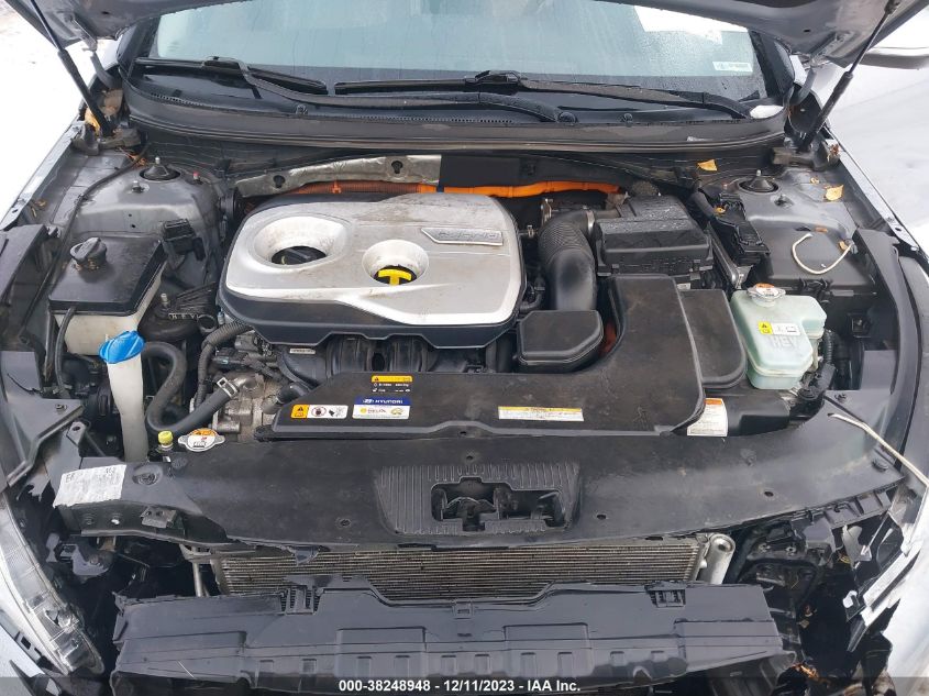 2017 HYUNDAI SONATA HYBRID SE - KMHE24L18HA047659