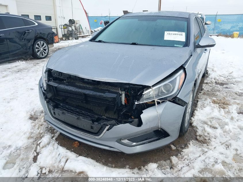 2017 HYUNDAI SONATA HYBRID SE - KMHE24L18HA047659
