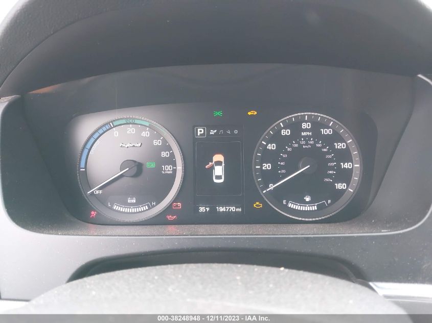 2017 HYUNDAI SONATA HYBRID SE - KMHE24L18HA047659