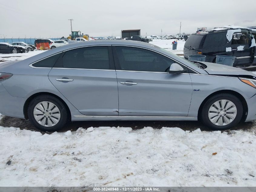 2017 HYUNDAI SONATA HYBRID SE - KMHE24L18HA047659