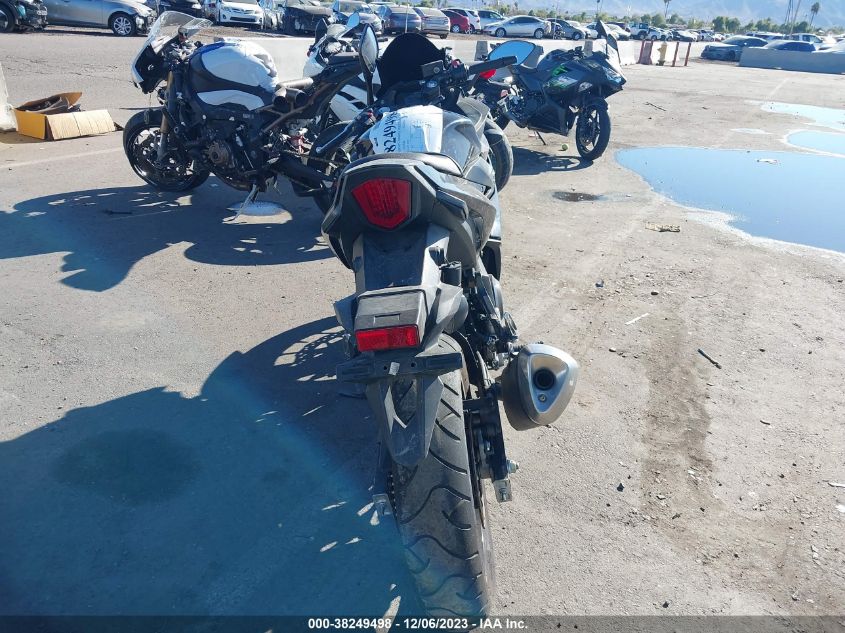 2018 SUZUKI GSX250R LC6DN11A7J1100054