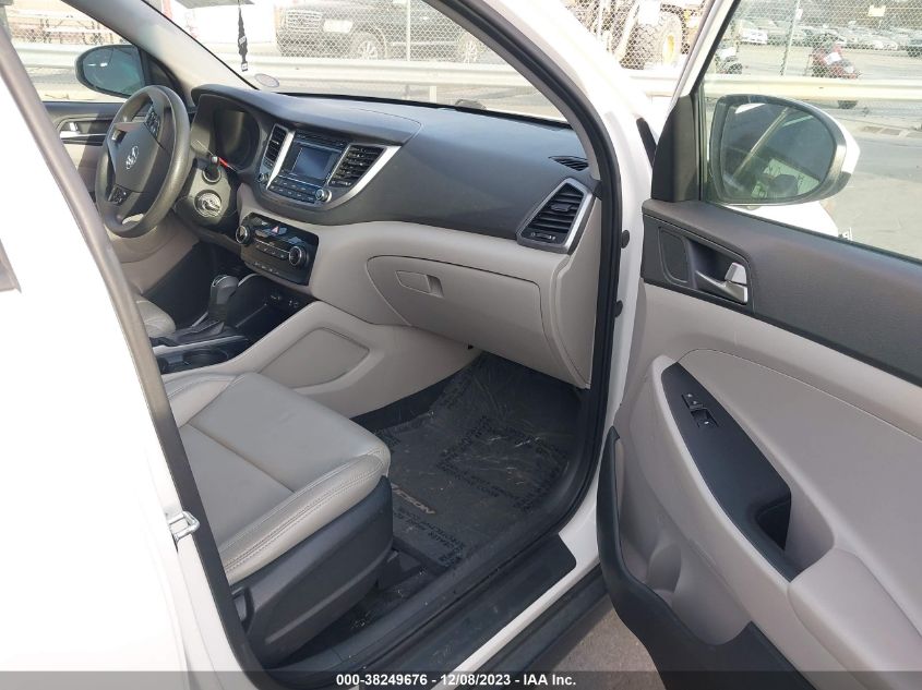2016 HYUNDAI TUCSON LIMITED/SPORT AND ECO/SE - KM8J3CA43GU091374