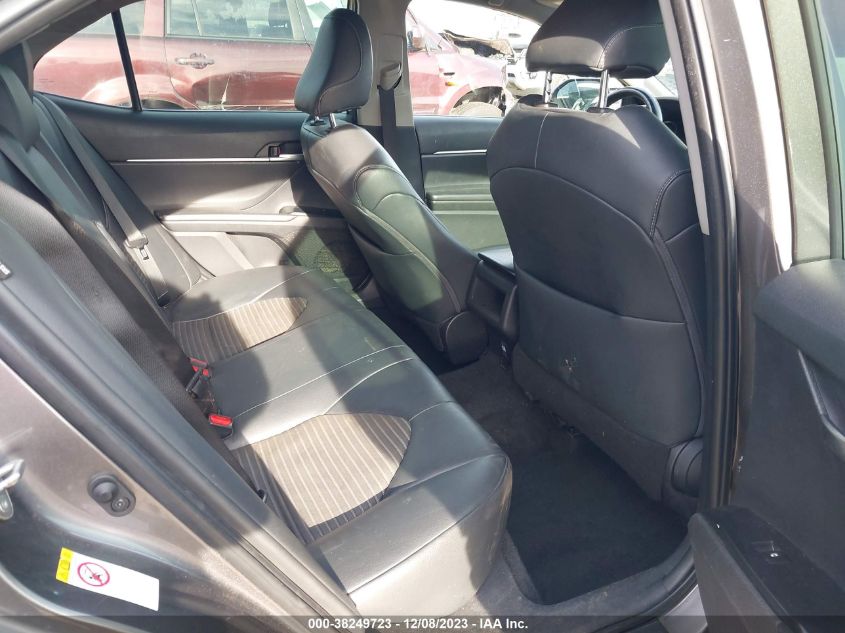 2018 TOYOTA CAMRY SE - 4T1B11HK6JU673155