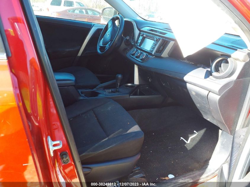 2015 TOYOTA RAV4 LE - JTMZFREV1FJ055395