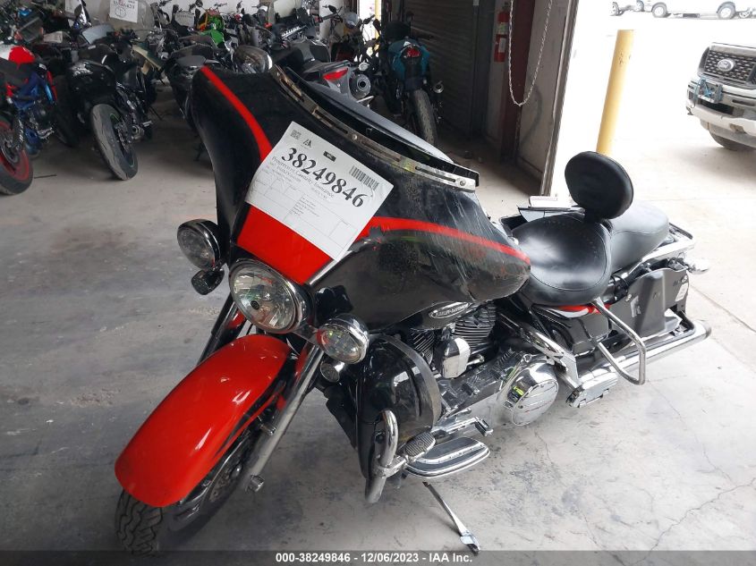 2007 HARLEY-DAVIDSON FLHTCUSE - 1HD1PR8197Y953706