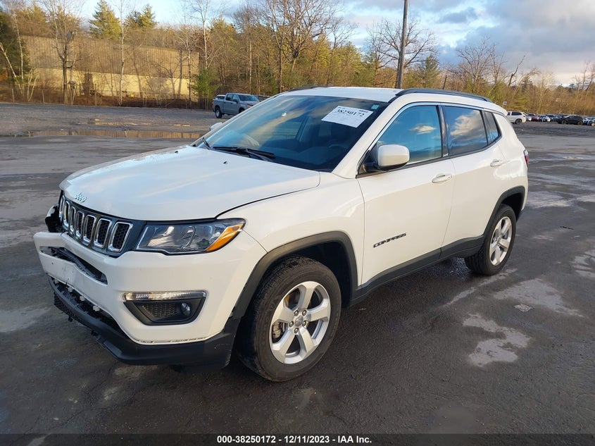 VIN 3C4NJDBB6KT593832 2019 JEEP COMPASS LATITUDE 4X4