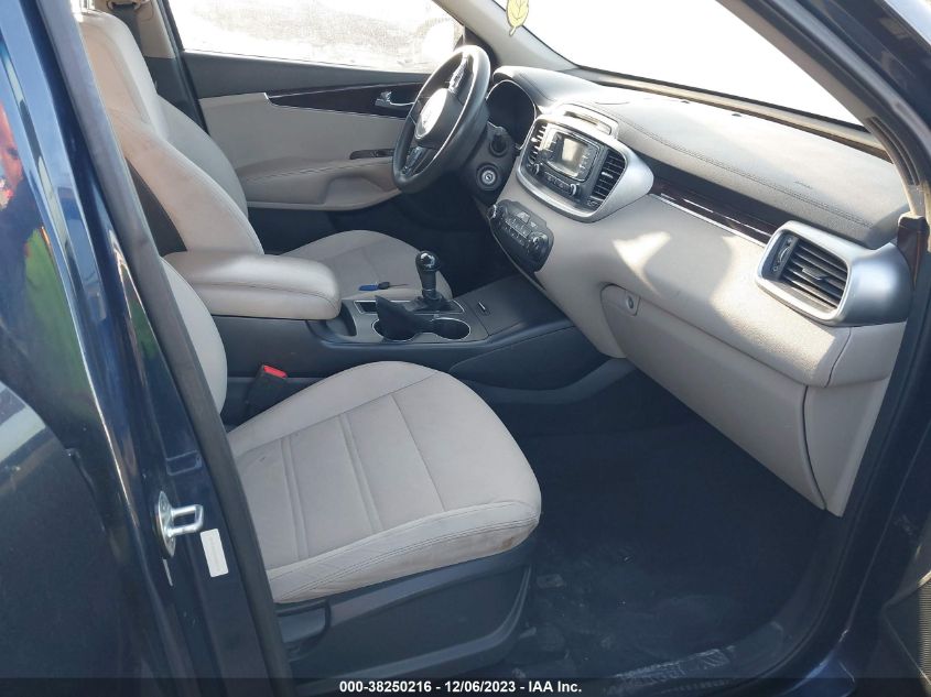 2017 KIA SORENTO LX/L - 5XYPG4A39HG280050