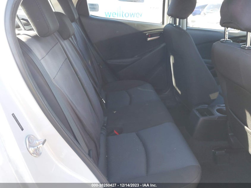 VIN 3MYDLBYV5KY511637 2019 TOYOTA YARIS L/LE/XLE