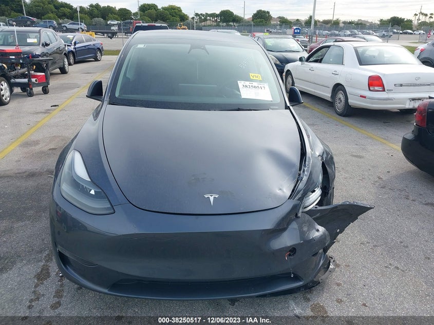 VIN 7SAYGDEF4NF538795 2022 TESLA MODEL Y