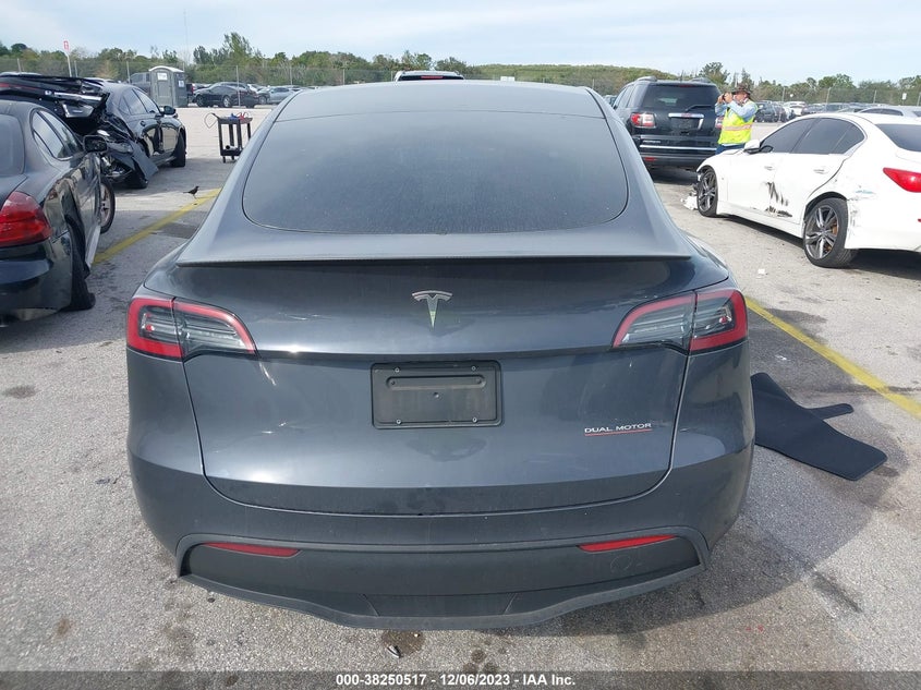 VIN 7SAYGDEF4NF538795 2022 TESLA MODEL Y