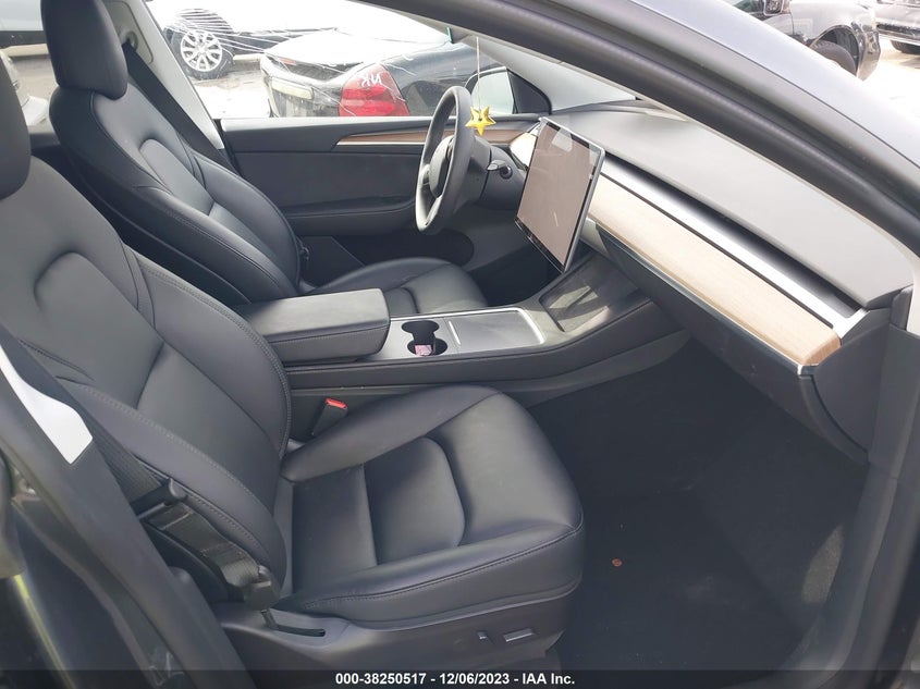 VIN 7SAYGDEF4NF538795 2022 TESLA MODEL Y