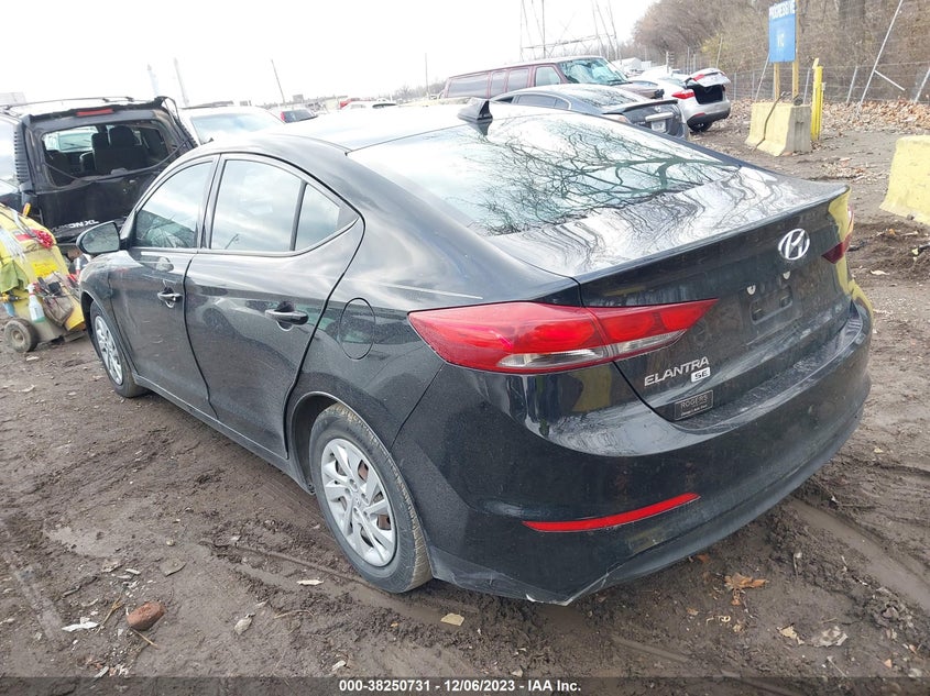 VIN 5NPD74LFXJH403038 2018 HYUNDAI ELANTRA SE