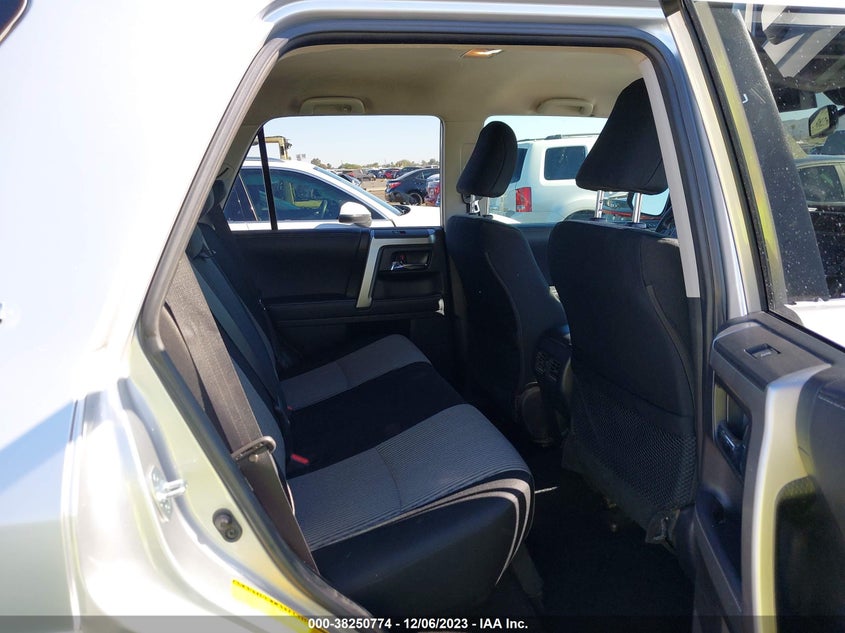 VIN JTEMU5JR7M5886175 2021 TOYOTA 4RUNNER SR5
