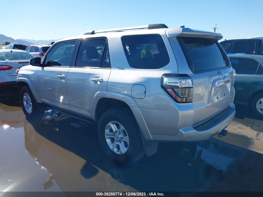 VIN JTEMU5JR7M5886175 2021 TOYOTA 4RUNNER SR5