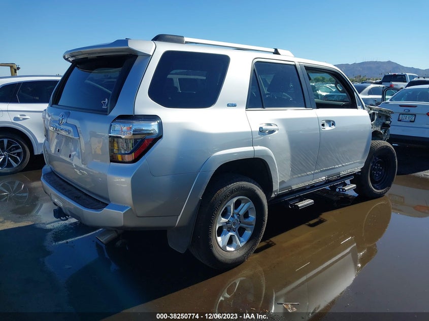 VIN JTEMU5JR7M5886175 2021 TOYOTA 4RUNNER SR5
