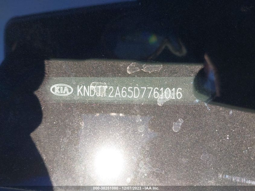 2013 KIA SOUL + - KNDJT2A65D7761016