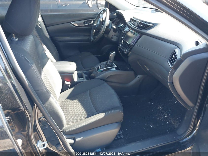 VIN KNMAT2MT4JP584892 2018 NISSAN ROGUE S/SV