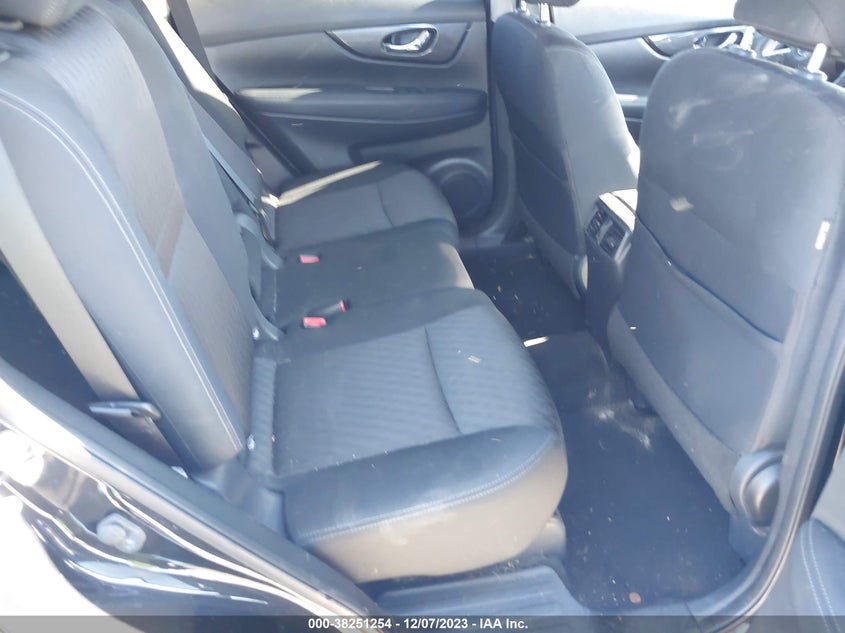 VIN KNMAT2MT4JP584892 2018 NISSAN ROGUE S/SV