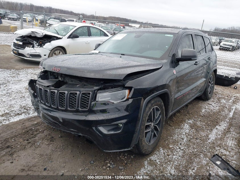 VIN 1C4RJFLG2HC905561 2017 JEEP GRAND CHEROKEE TRAILHAWK