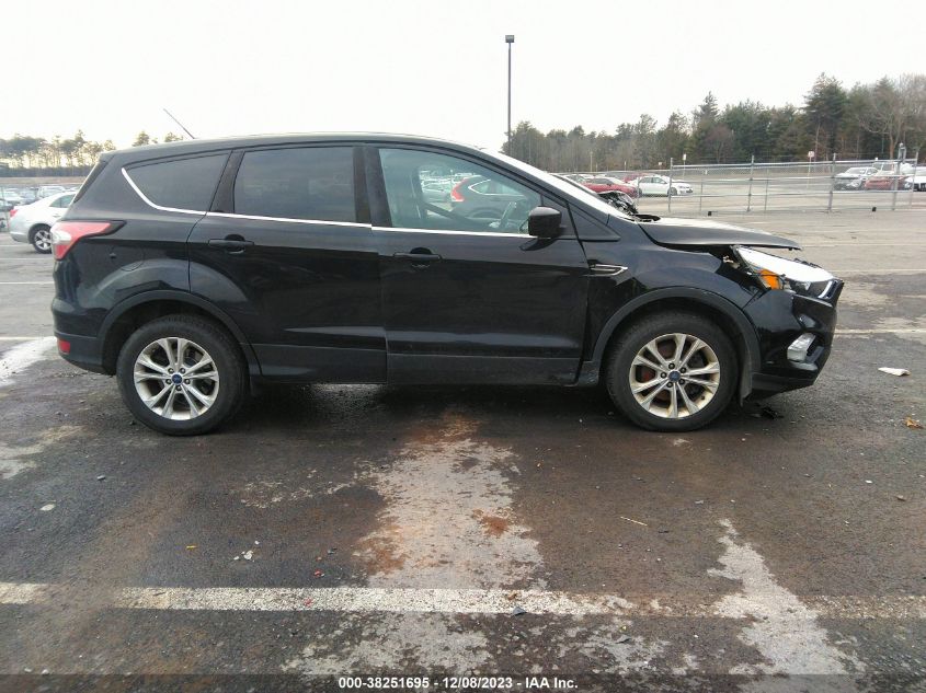 2017 FORD ESCAPE SE - 1FMCU9GDXHUC03864