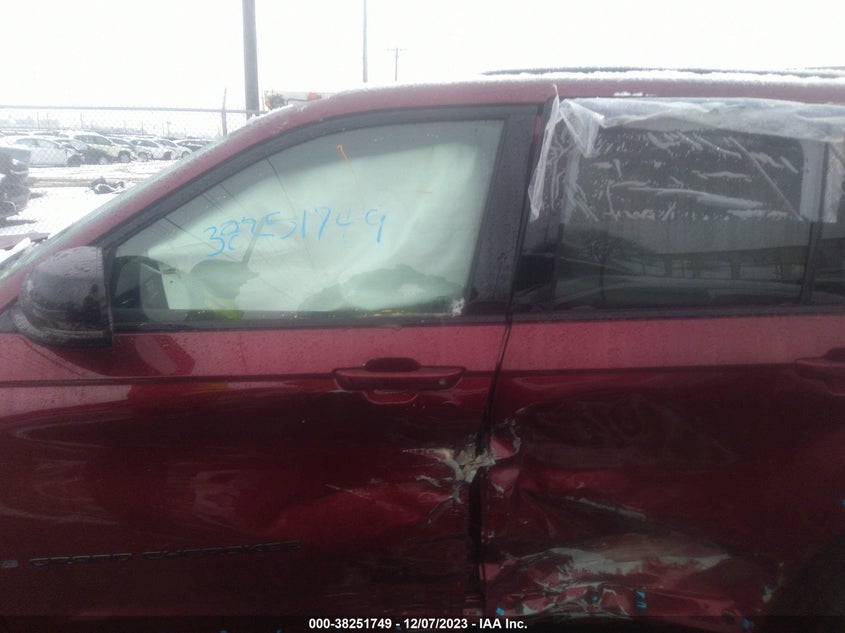 VIN 1C4RJHAG3PC515551 2023 JEEP GRAND CHEROKEE LAREDO/ALTITUDE