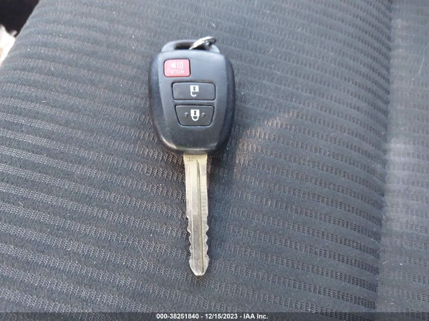 2015 TOYOTA RAV4 XLE - JTMWFREVXFJ053101