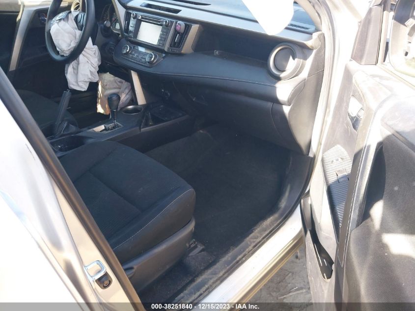 2015 TOYOTA RAV4 XLE - JTMWFREVXFJ053101