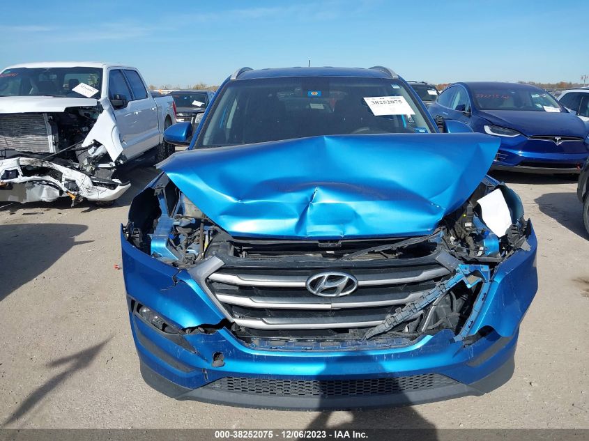 2017 HYUNDAI TUCSON SE - KM8J33A42HU389836