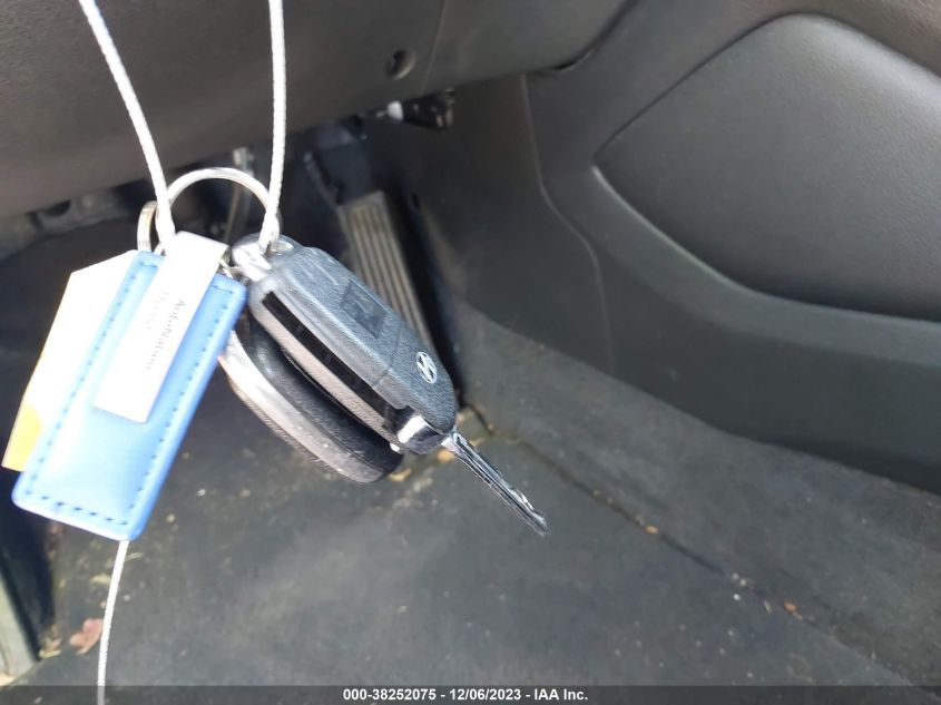 2017 HYUNDAI TUCSON SE - KM8J33A42HU389836