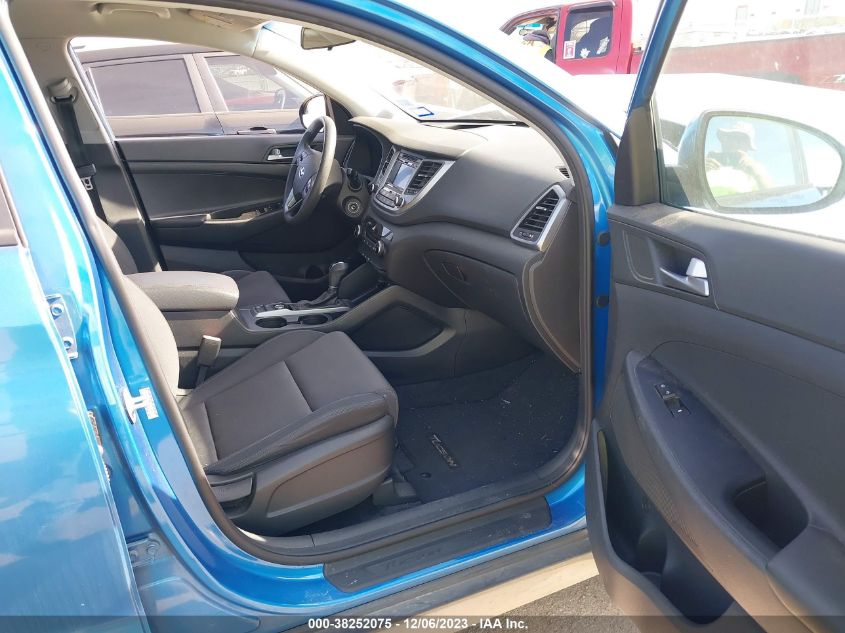 2017 HYUNDAI TUCSON SE - KM8J33A42HU389836