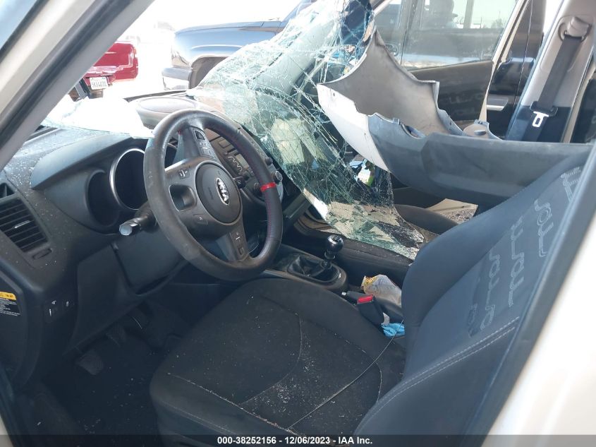 2013 KIA SOUL + - KNDJT2A60D7543727
