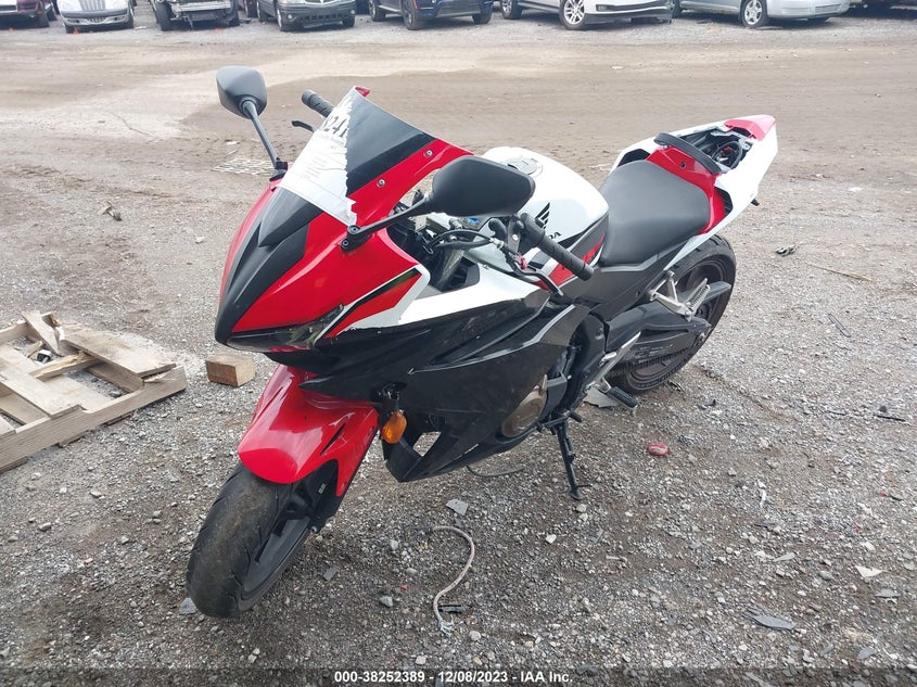 VIN MLHPC4416J5500651 2018 HONDA CBR500 R