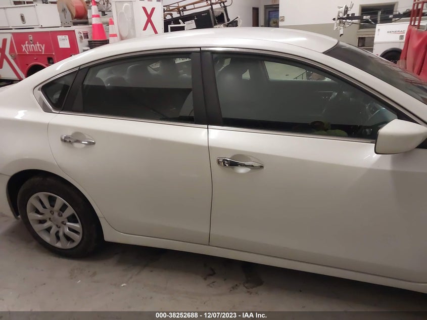 2015 NISSAN ALTIMA VIN: 1N4AL3AP1FC243886