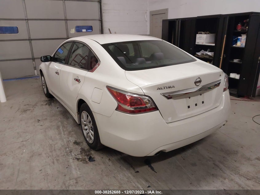 2015 NISSAN ALTIMA VIN: 1N4AL3AP1FC243886