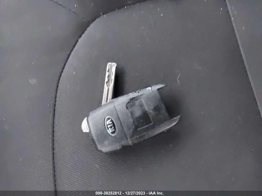 2014 KIA SOUL + - KNDJP3A57E7017016