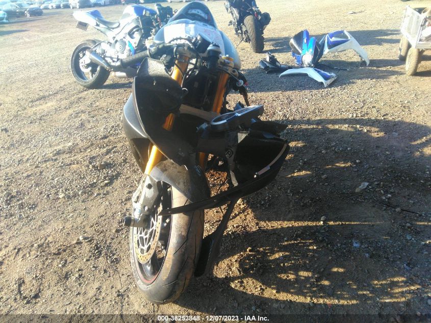 2016 TRIUMPH MOTORCYCLE DAYTONA 675R ABS - SMTA02YK4GJ735110