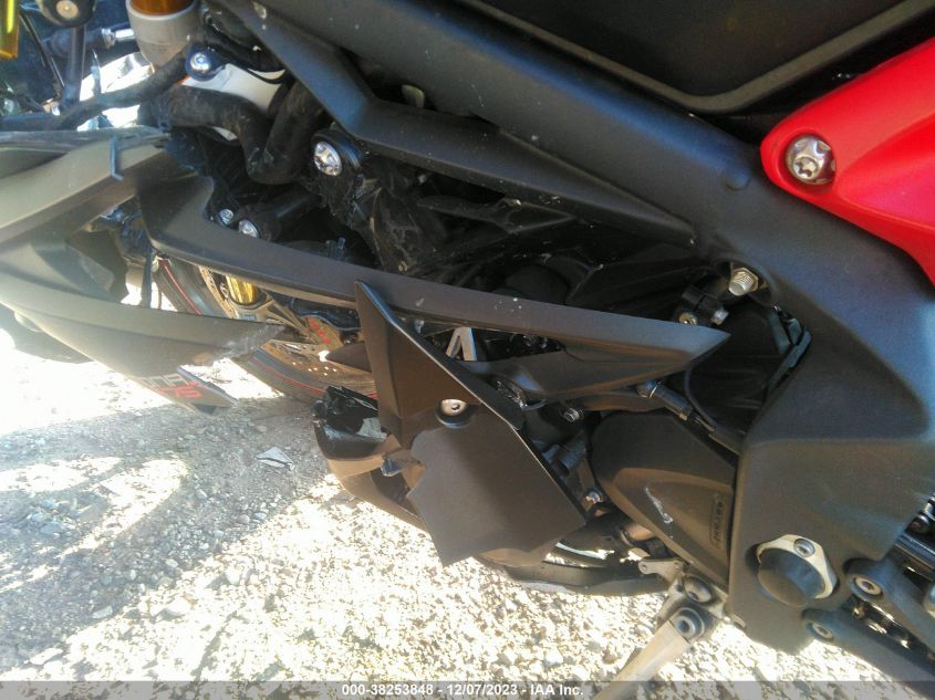 2016 TRIUMPH MOTORCYCLE DAYTONA 675R ABS - SMTA02YK4GJ735110