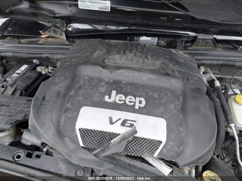 2015 JEEP WRANGLER UNLIMITED SAHARA - 1C4BJWEG9FL730804