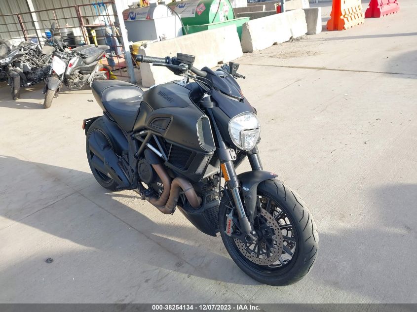 2018 DUCATI DIAVEL ZDM13BSW8JB029913