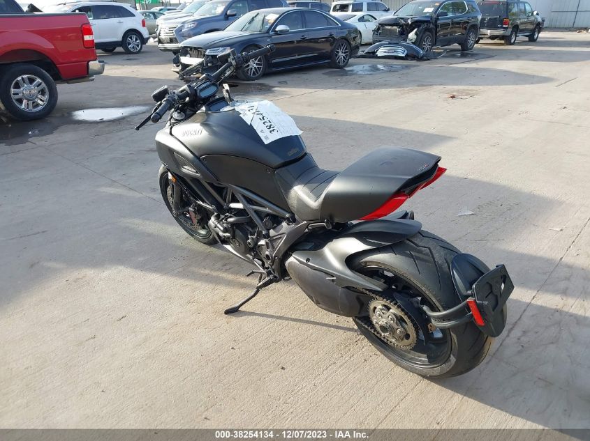 2018 DUCATI DIAVEL ZDM13BSW8JB029913