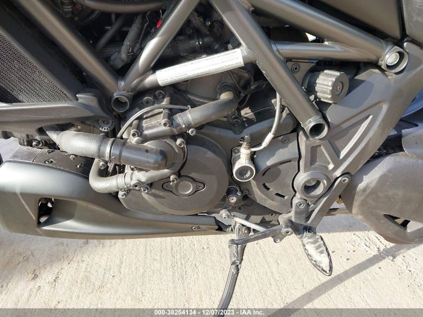 2018 DUCATI DIAVEL ZDM13BSW8JB029913