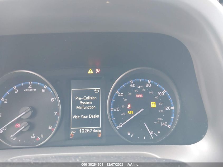 2018 TOYOTA RAV4 ADVENTURE/XLE - 2T3RFREV1JW806988