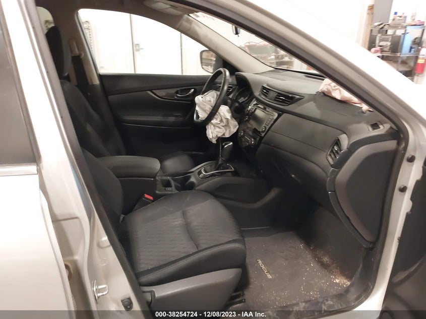 VIN KNMAT2MV0JP560154 2018 NISSAN ROGUE S/SV