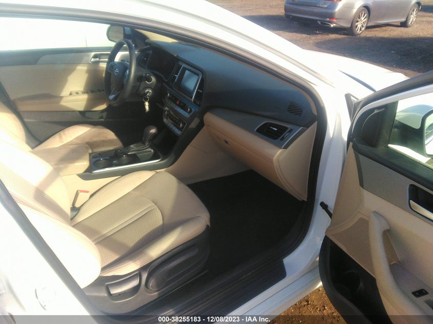 VIN 5NPE24AF1KH806607 2019 HYUNDAI SONATA SE