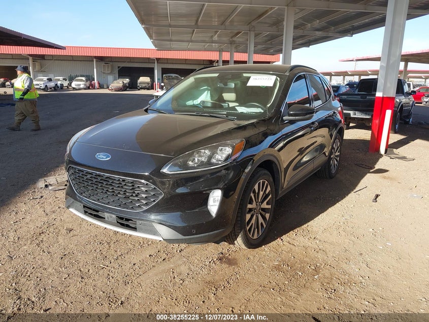 VIN 1FMCU9J97LUB24956 2020 FORD ESCAPE TITANIUM