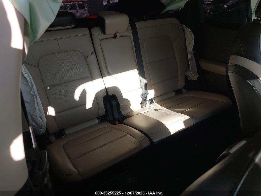VIN 1FMCU9J97LUB24956 2020 FORD ESCAPE TITANIUM