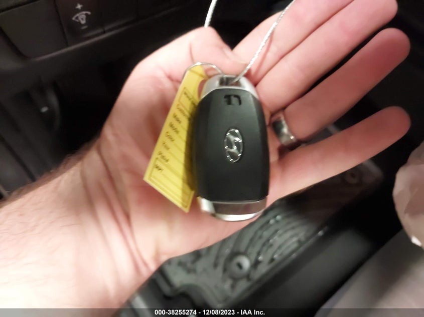 VIN KM8K6CABXPU042280 2023 HYUNDAI KONA SEL