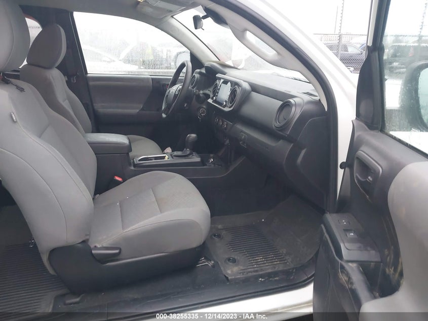 VIN 3TYRX5GN8NT054284 2022 TOYOTA TACOMA SR