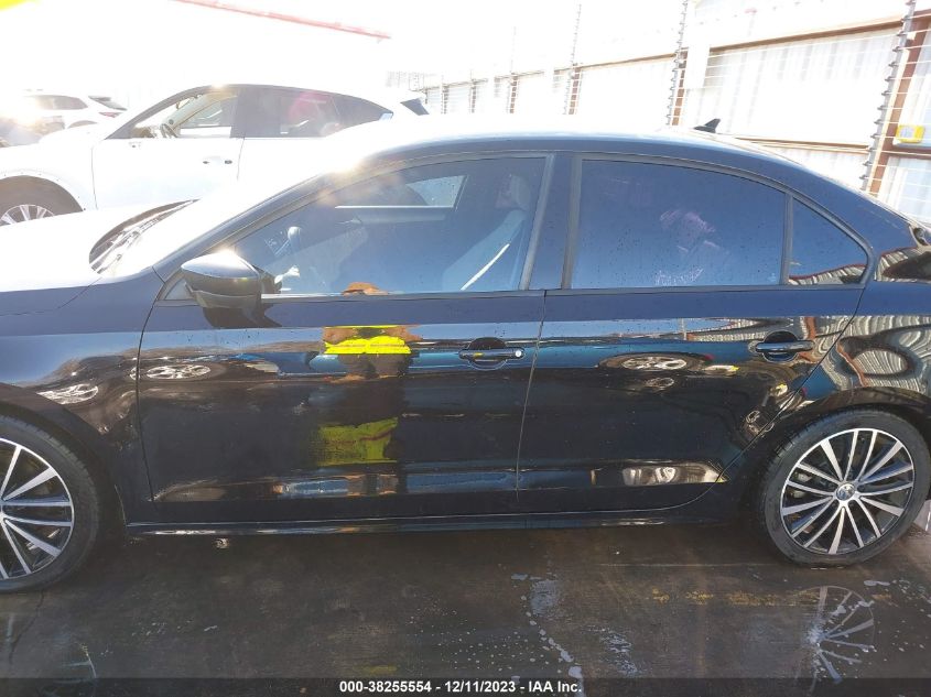 2016 VOLKSWAGEN JETTA SPORT - 3VWD17AJ4GM238629