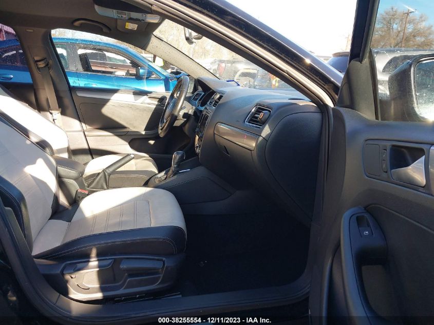 2016 VOLKSWAGEN JETTA SPORT - 3VWD17AJ4GM238629